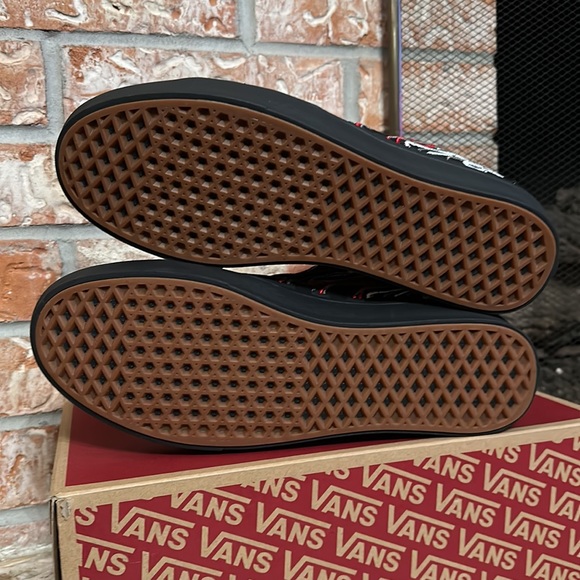 Vans Comfy Cush Ignition black black embroidered flames - Picture 7 of 9